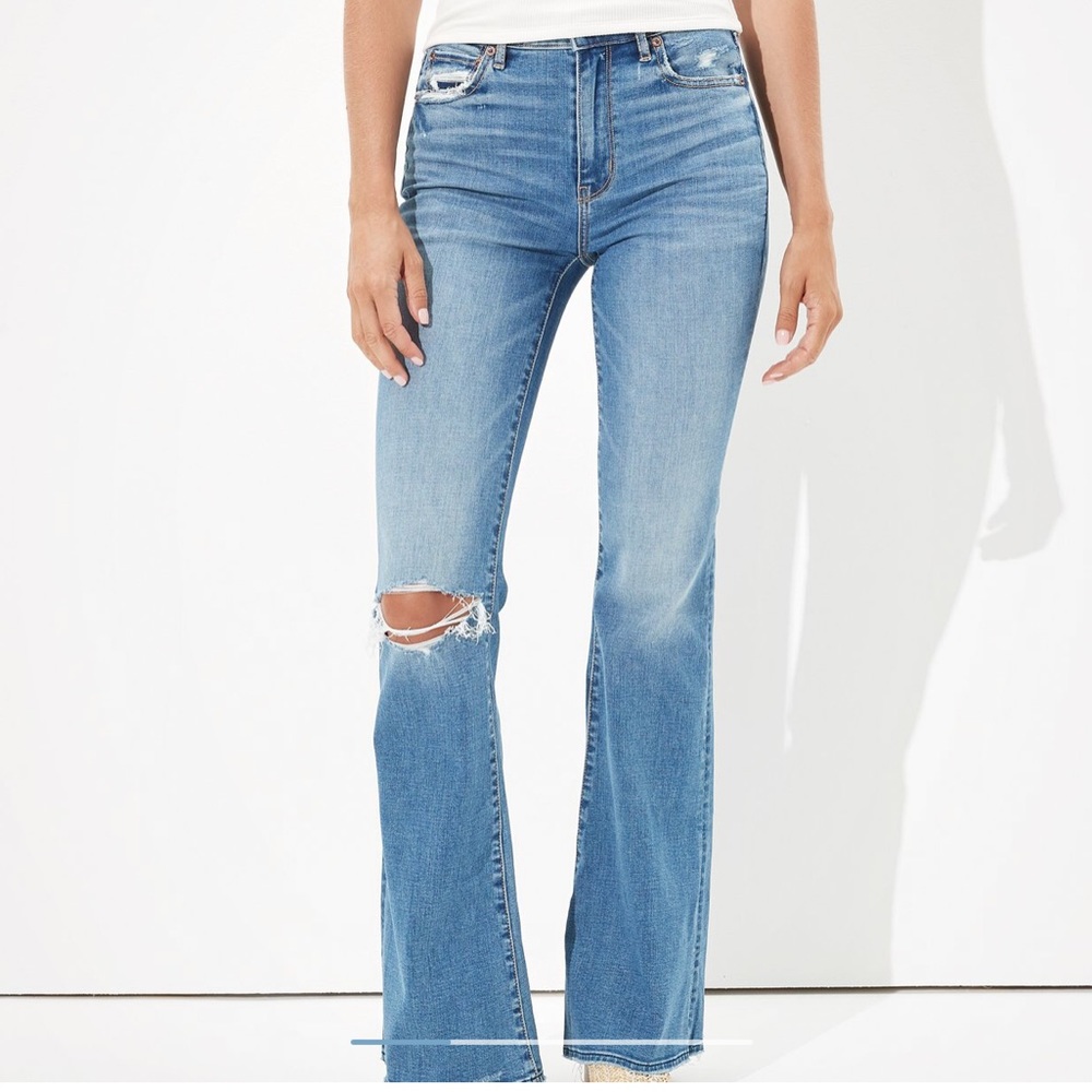 American Eagle 90’s Flare Jeans size 4